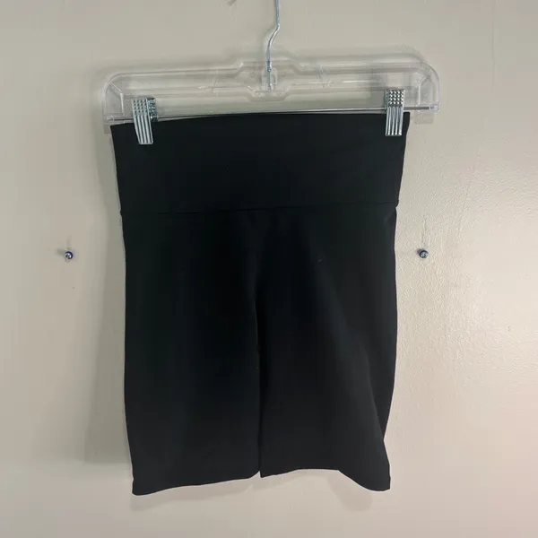 Fabletics PowerHold Black High Waisted Biker Shorts with Pockets Womens - Image 8