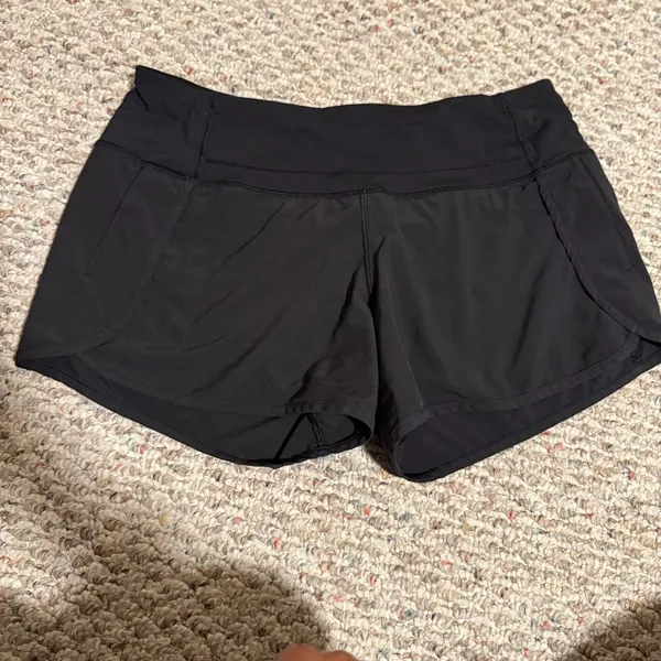 Lululemon Run Times Short *4-way Stretch Black- Size 6 - Image 4