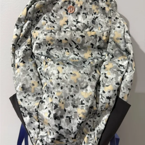 Rare Lululemon Run From Work Backpack‎ Not So Petite Fleur Silver Spoon Camo K - Image 2