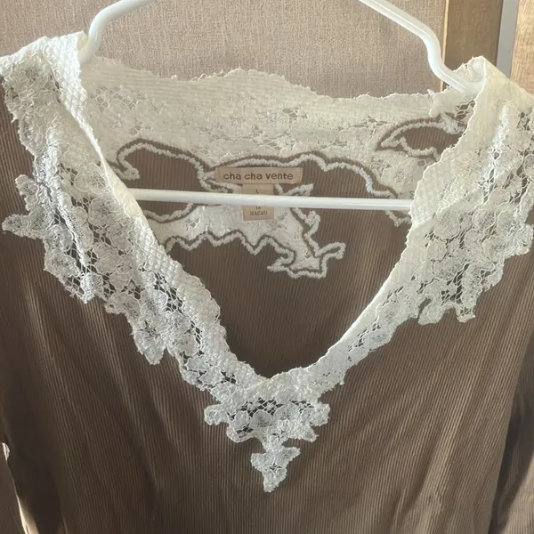 FINAL MARKDOWN Cha Cha Vente Brown Top with Lace Accents large - Image 3