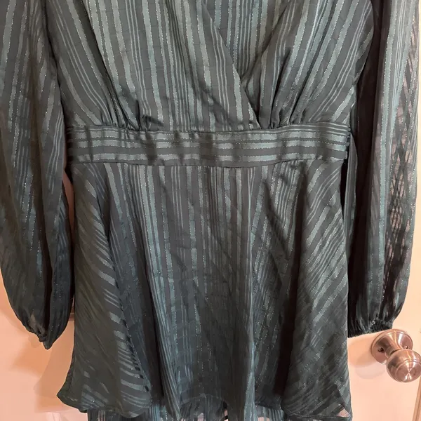Allison + Kelly Emerald Green Faux Wrap Mini Dress Size‎ Medium - Image 3