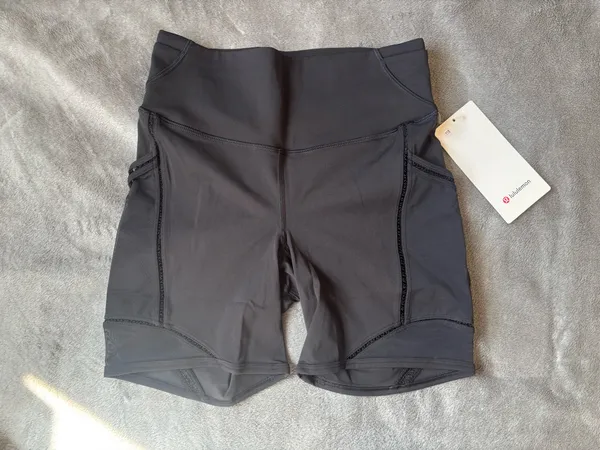 Lululemon Fast and Free High-Rise Lace Trim Short 6" *5 Pocket Black Size 6 - Image 3