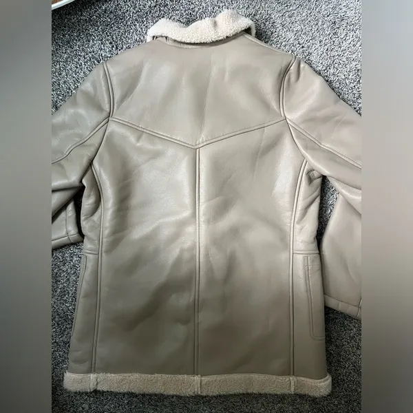 NWT the label tan leather jacket with fit lining - Image 9