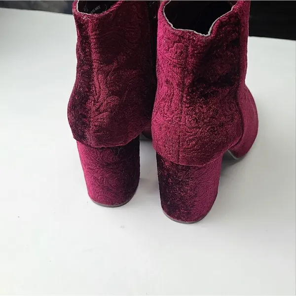 ‎Floral Women's Red Ankle Booties Size 7 - Image 5