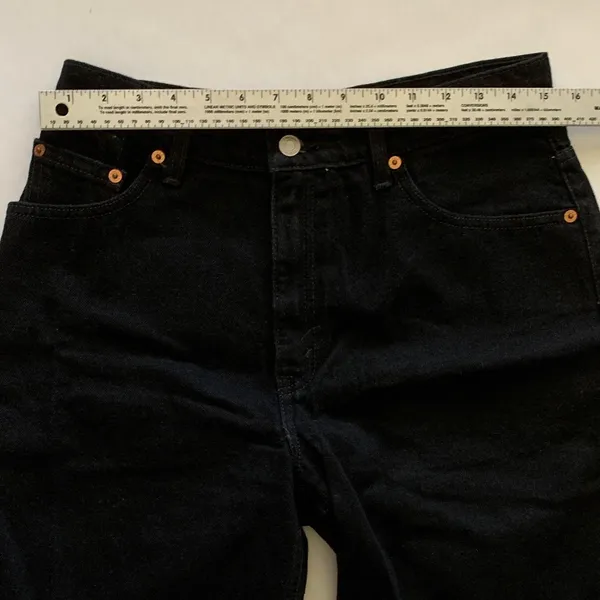Levi's Classic Black Denim Shorts (243) - Image 5