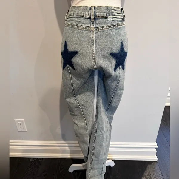 REVICE denim jeans / stars imprinted on behind - Image 3