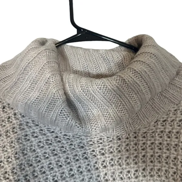 Express Women’s Gray Batwing Sleeve Cowl Neck Loose Knit Sweater Size Medium - Image 3