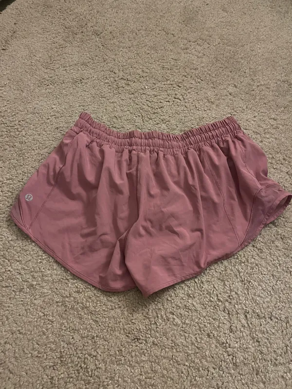 Lululemon Hotty Shorts 2.5" Hot Low-Rise - Image 4