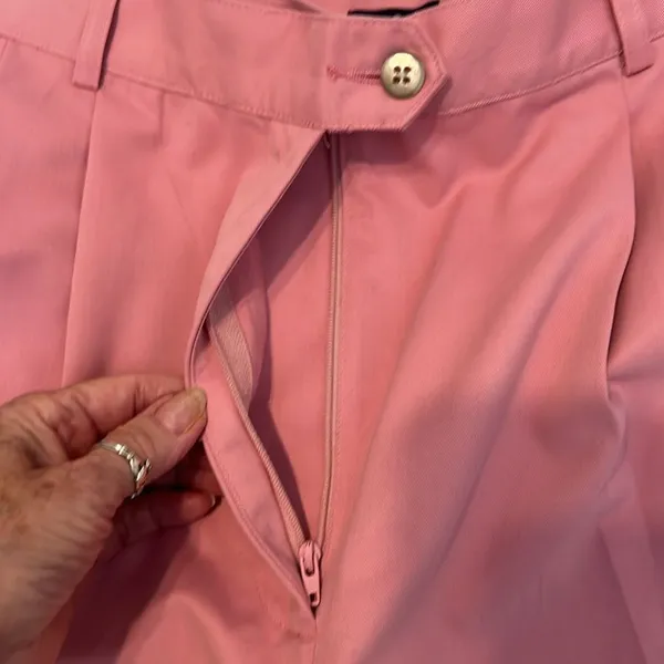 Izod Womens size 14 pink pleated shorts side and back pockets belt loops EUC - Image 6