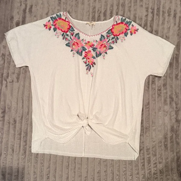Entro White‎ Waffle Knit Floral Embroidered Tie Front Top Plus Size 1X Boho - Image 2