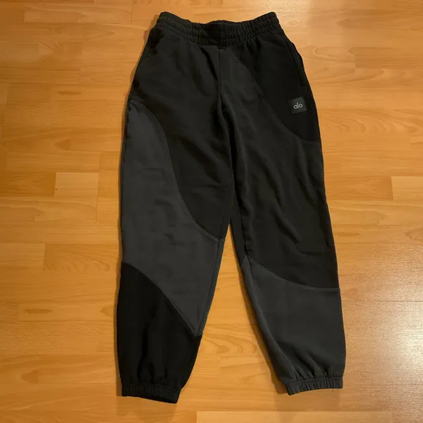 Alo Yoga Make Waves Sweatpant Vintage Black Tonal S - Image 2