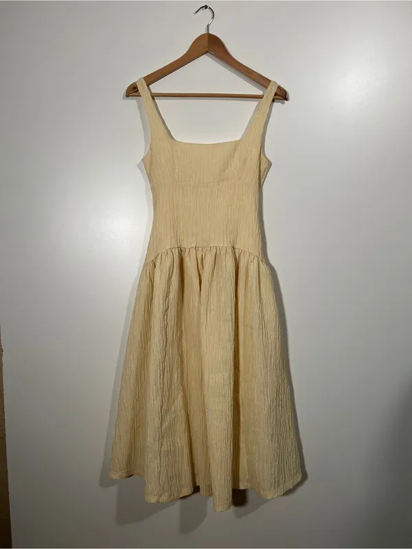 ZARA Textured Low Back Midi Dress in Vanilla Yellow Butter Size Medium - Image 5