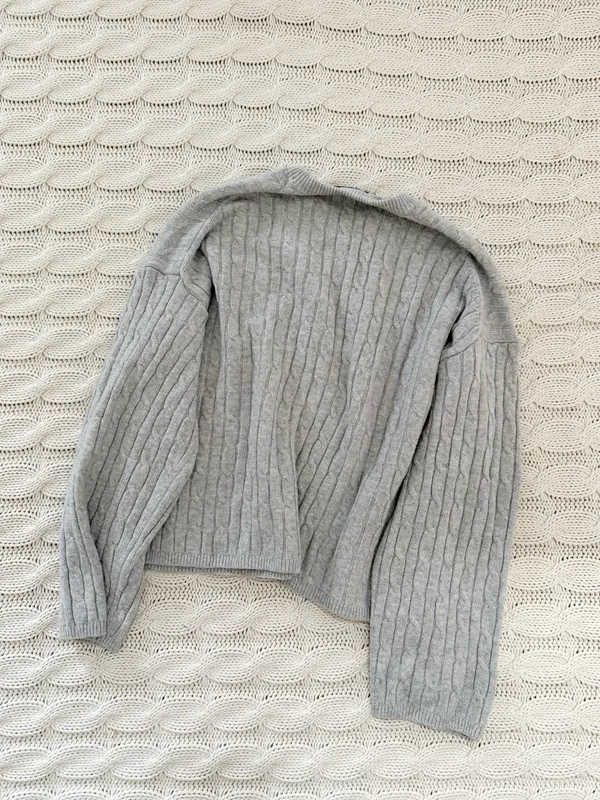 GAP Light Gray Cable Knit Crewneck Sweater - Image 3