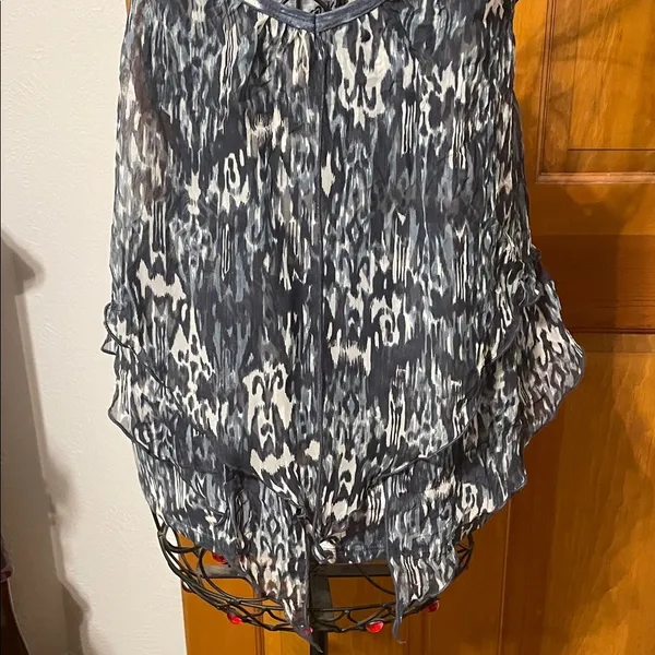 💨💨💨3 for 12$💨💨💨Mudd Black and White Patterned Camisole-Large - Image 2