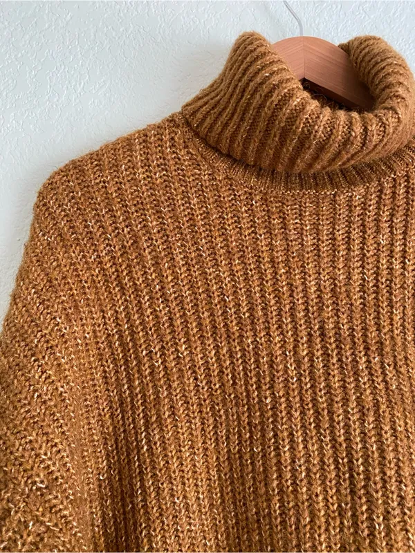 Old Navy Ribbed Turtleneck Sweater in Camel Brown Tunic Length Wool Blend - Image 9
