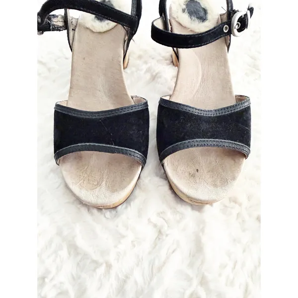 UGG Olania Black Suede Wooden Clog Platform Heeled Sandals Studded Boho Indie - Image 3