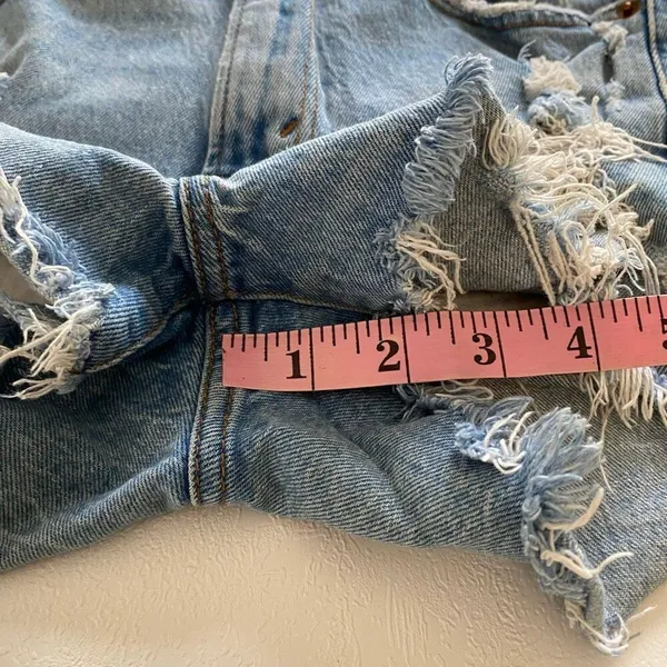 Abercrombie & Fitch High Rise Mom Shorts 26 / 2 Distressed Denim Cutoff Light Wa - Image 6
