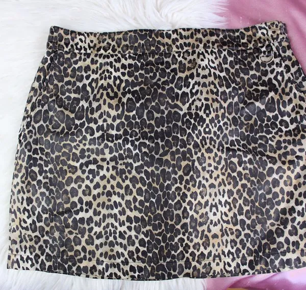 Forever 21 leather-like leopard print mini skirt - Image 3