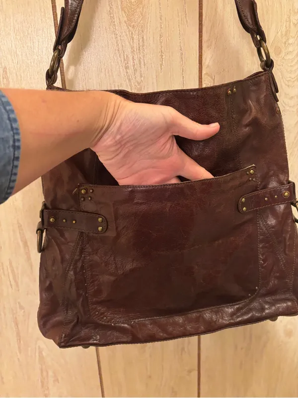 Charles David Distressed Dark Brown Leather Shoulder Bag - Image 2
