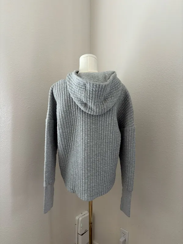 Gap Fit Jacquard Quilted Oversized Full-Zip Hoodie - Image 5