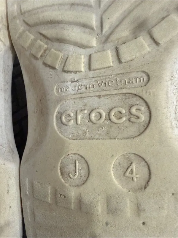 Crocs White Unisex J 4 Women’s 6 Classic Clogs boys women’s men - Image 8