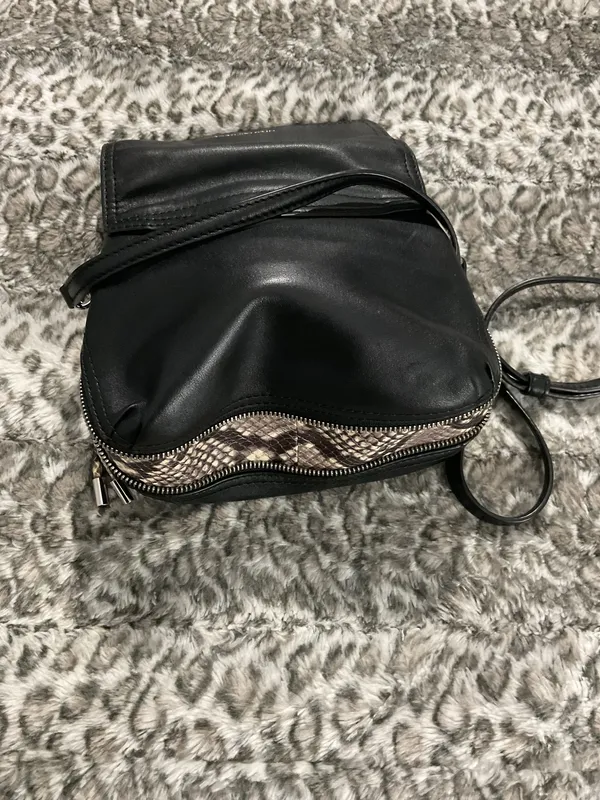 Small black Michael Kors purse - Image 6