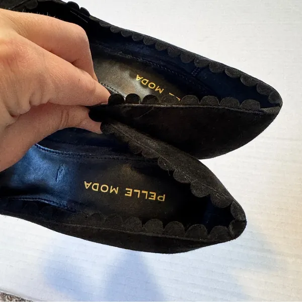 Pelle Moda Black Suede Scalloped Peep Toe Heels Womens 7 Cresent Shaped Heel - Image 3