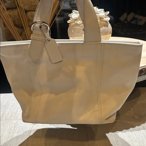 Coach White Leather Shoulder/ Mini Tote Bag No B 8P-4133 - Image 2