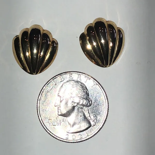 Gold Tone Vintage Boho Shell Earrings - Image 3