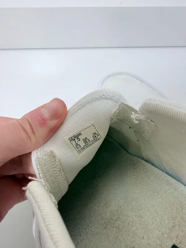 Vans Asher Slip On Classic Sneakers True White Canvas - Image 9