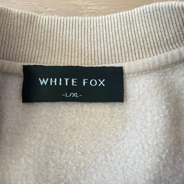 White Fox Sweatshirt Los Angeles Size L/XL Beige - Image 4