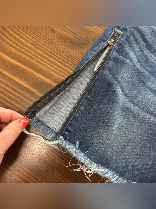 American eagle high rise mini skirt. Next level stretch. Zipper slits. Size 00 - Image 2