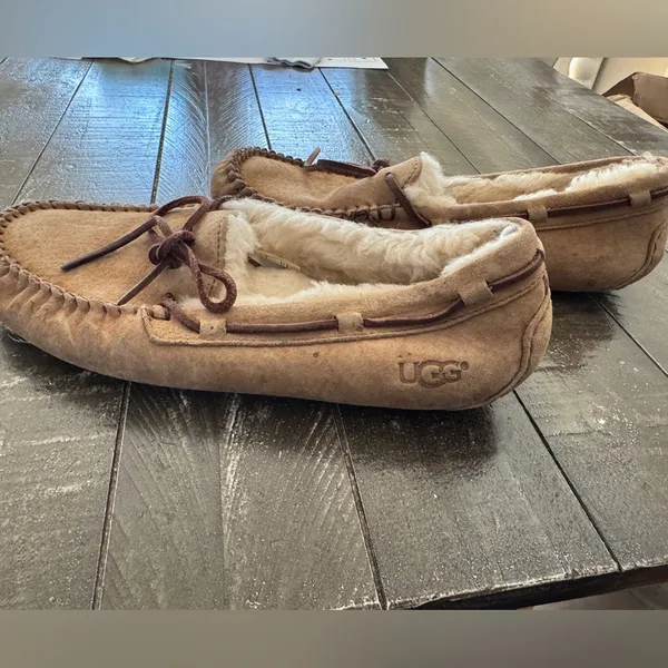 UGG Dakota Slipper‎ Moccasin Tan Woman’s Size 8 - Image 7