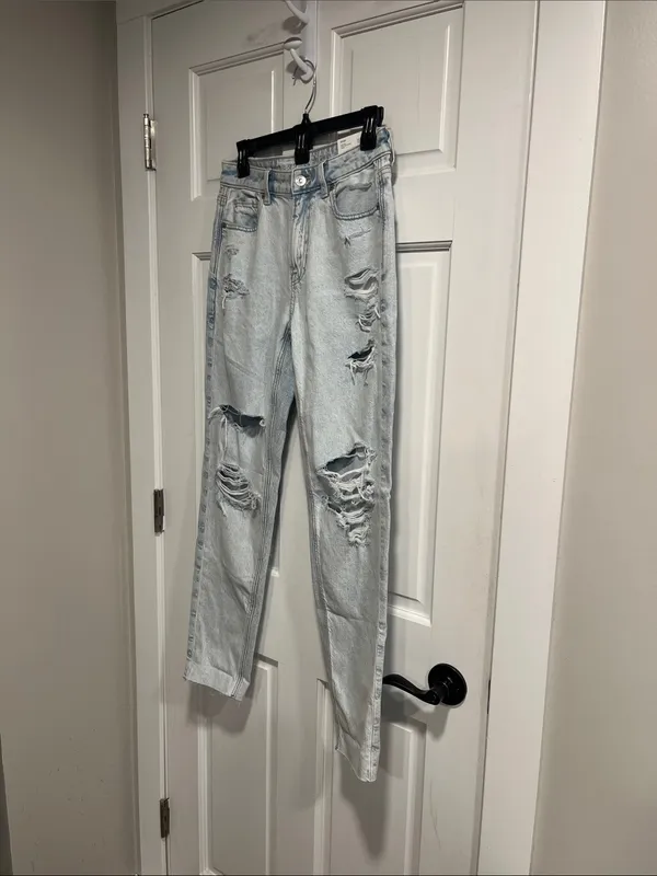 American Eagle Super High-Rise Mom Jean Strigid Size 2 NWT - Image 2