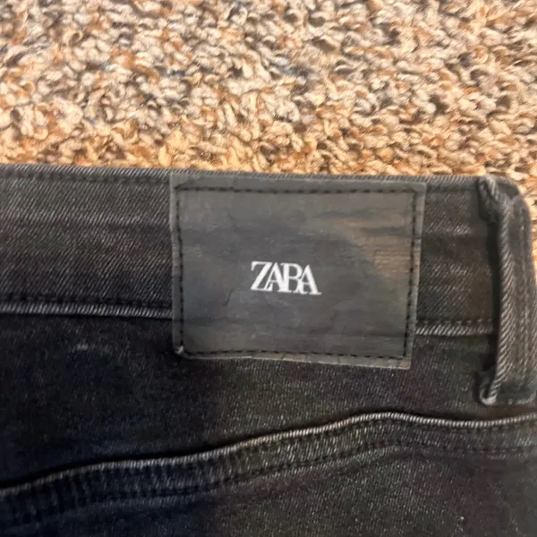 ZARA Black Distressed Raw Hem Straight Leg Jeans Women's Size‎ 4 - Image 7