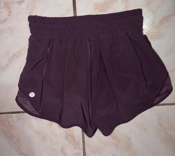 Lululemon Hotty Hot Low-Rise Lined Short 2.5 size 2 - Image 2