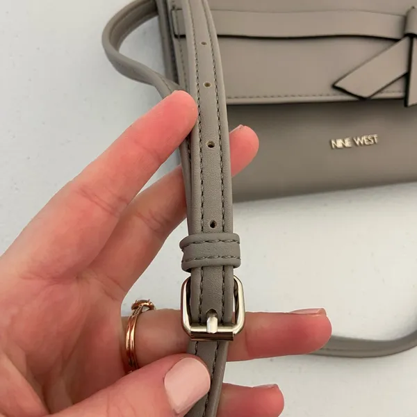 NWOT Nine West light gray buckle strap crossbody accordion magnetic purse‎ bag - Image 6