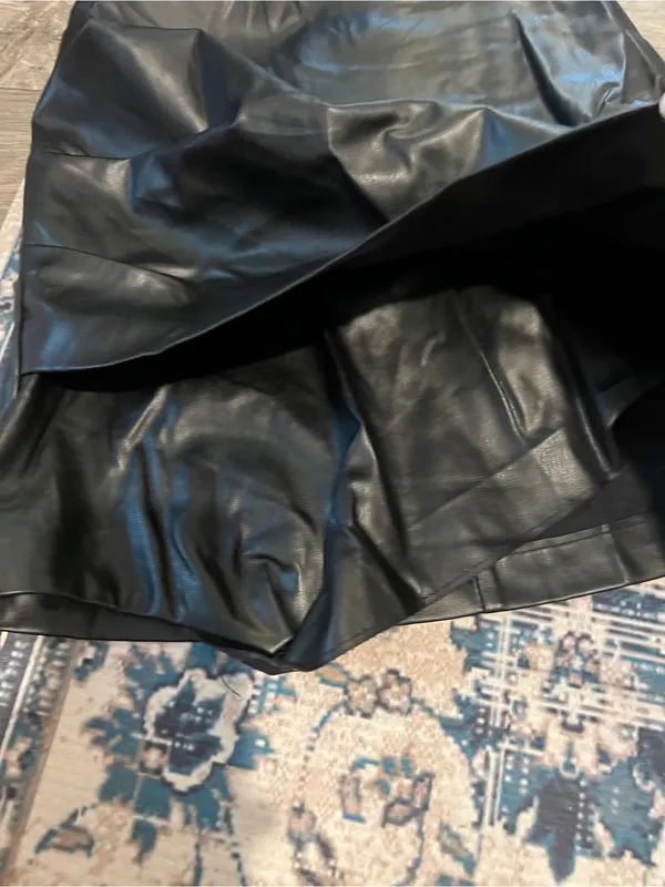 Zara Black Faux Leather Asymmetric Mini Skirt - Image 5
