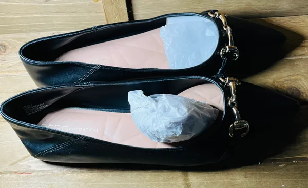 BCBGeneration New in Box Women's Black Kori Pointed Toe Bit Flats black size 8 - Image 4