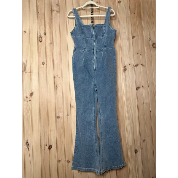 NWOT Lulus Keep Groovin' Light Wash Denim Zip-Front Jumpsuit Blue Party Size S - Image 2