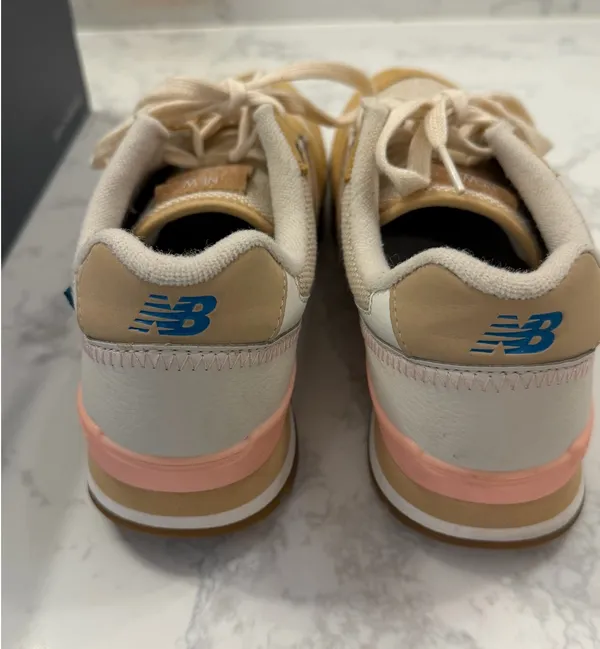 996 Classic New Balance Sneakers - Size 7 - Image 4