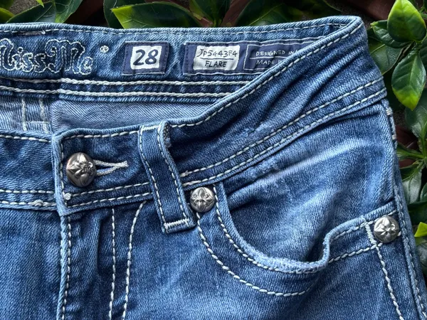 Miss Me Low-Rise Boot Stretch Jeans Signature Rhinestone Women’s Denim 28 - Image 9