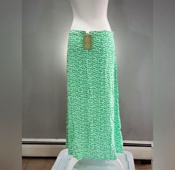 CLEARANCE! Green H&M Patterned Maxi Skirt Size 10 NWT - Image 2