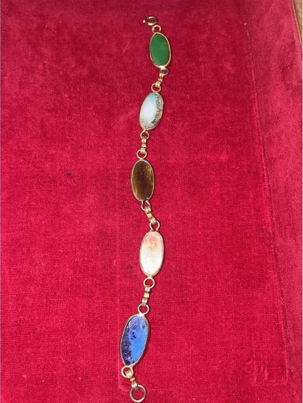 Vintage Egyptian Revival Gold Tone Multi-Stone Oval Cabochon Link Bracelet 7.25” - Image 3