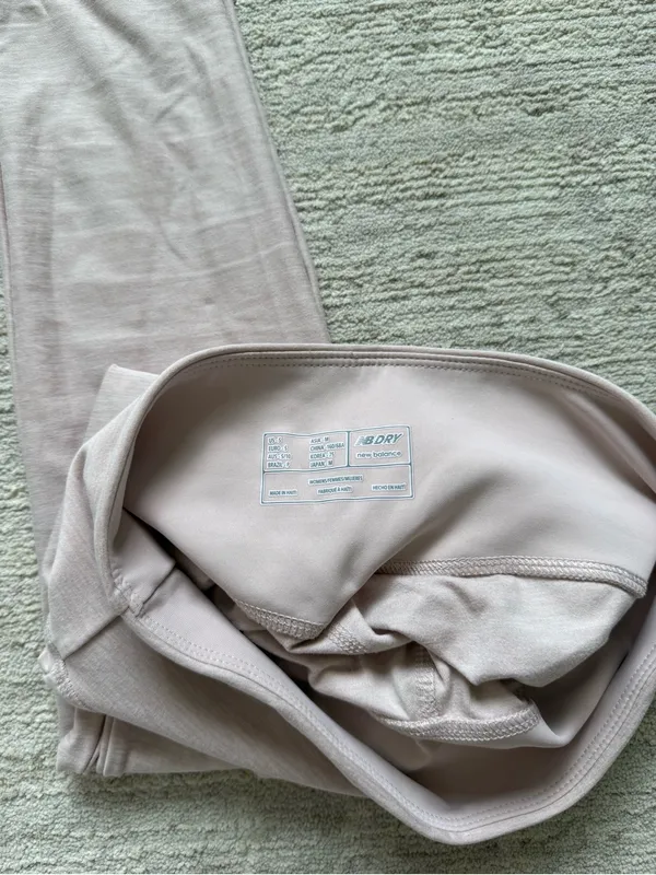New Balance Pale Pink Leggings (Size Small) - Image 4