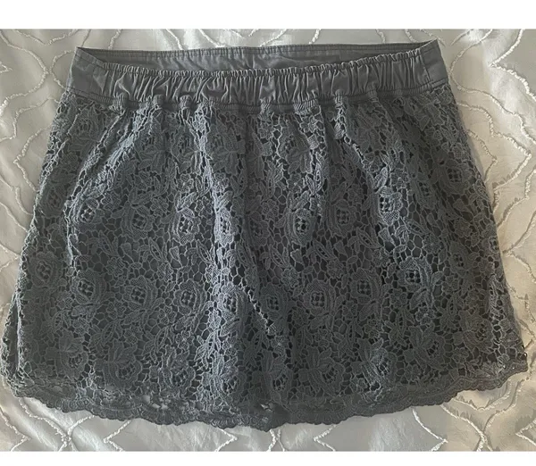 Abercrombie & Fitch Grey Floral Lace Mini Skirt Size S Cotton - Image 2