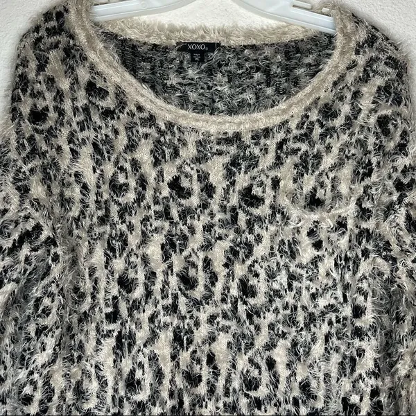 XOXO Sweater‎ - Image 3