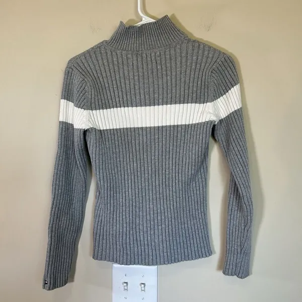 Tommy Hilfiger vintage y2k Women's Medium Ribbed Henley Snap Sweater Gray‎ White - Image 6