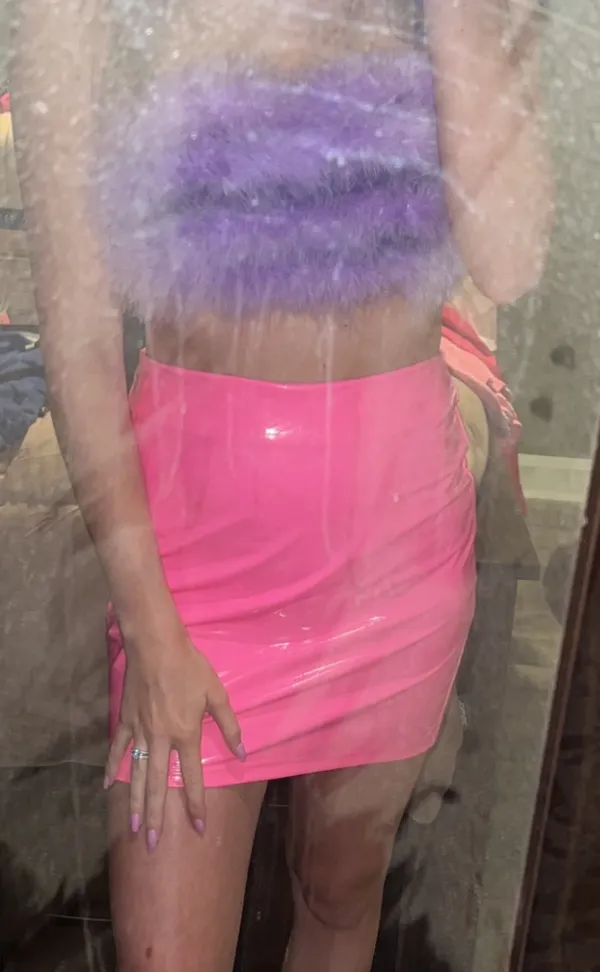 Adorable Boa Feather Crop Top! 💜 - Image 4
