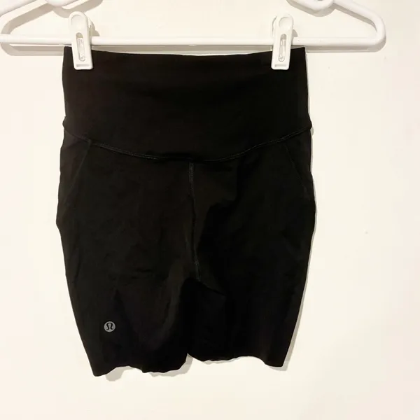 Lululemon Black Base Pace High‎ Rise Short 8” Size 2 Athletic Workout - Image 4